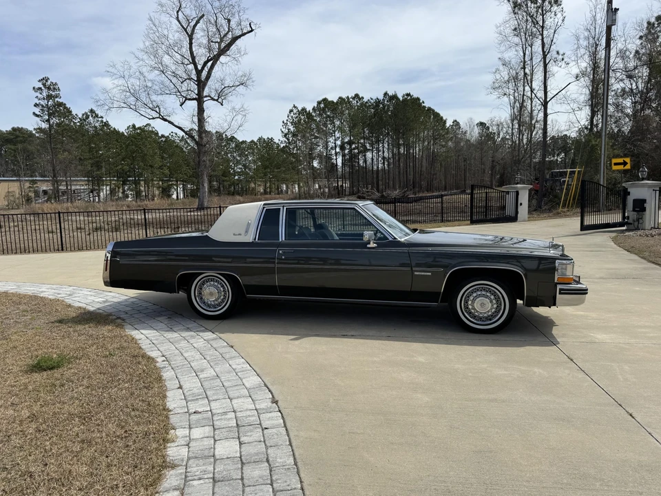 1983 Cadillac DeVille 5th Gen - Image 24 of 31