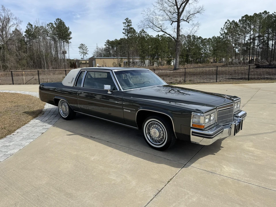 1983 Cadillac DeVille 5th Gen - Image 25 of 31