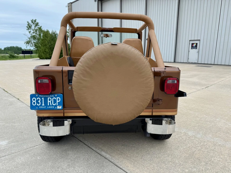 1987 Jeep YJ Wrangler - Image 23 of 31