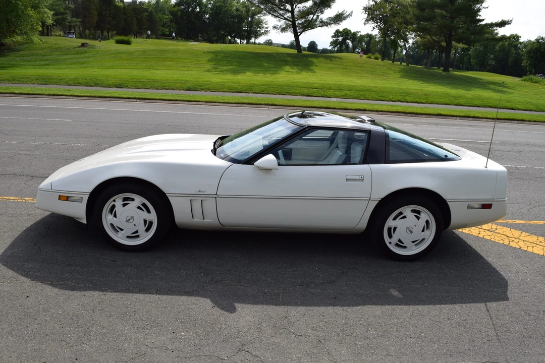 1988 Chevrolet Corvette C4 - Image 4 of 31