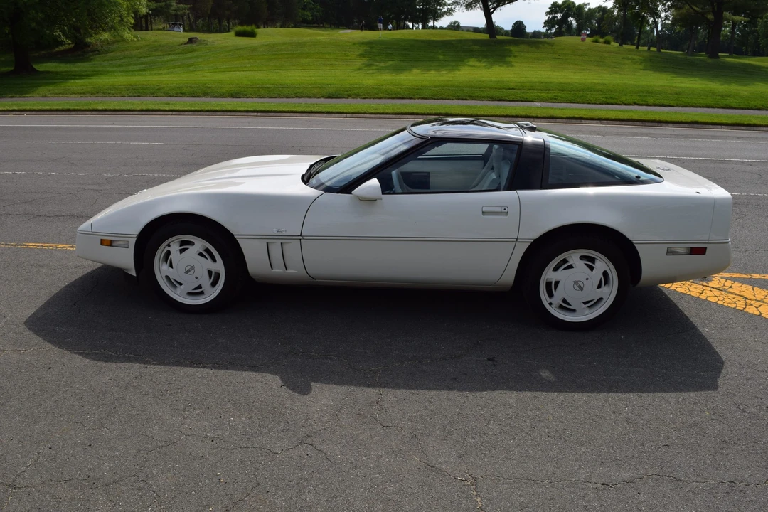 1988 Chevrolet Corvette C4 - Image 5 of 31