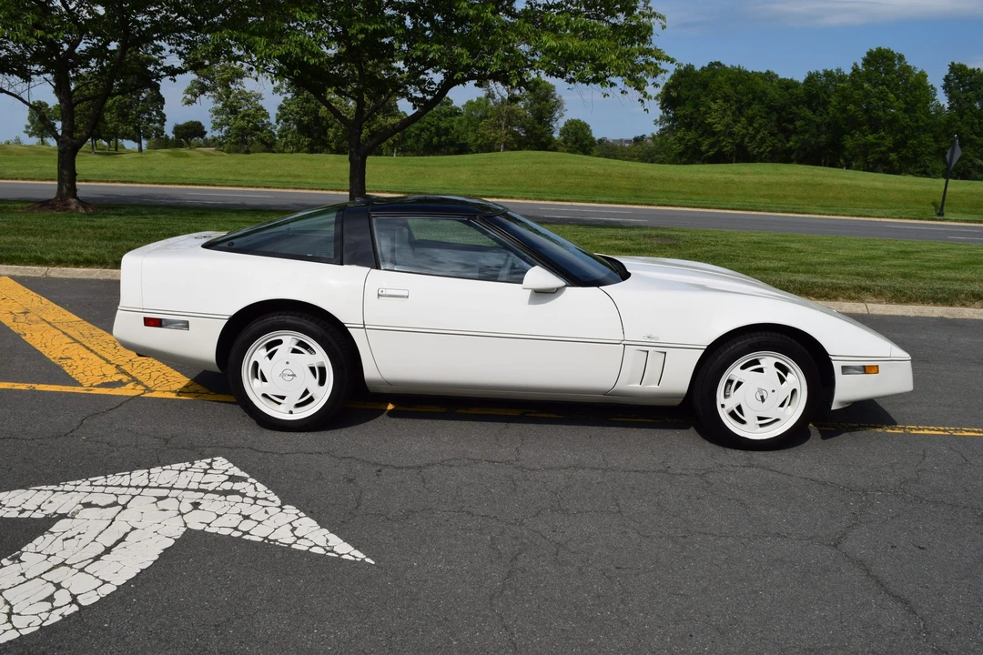 1988 Chevrolet Corvette C4 - Image 11 of 31