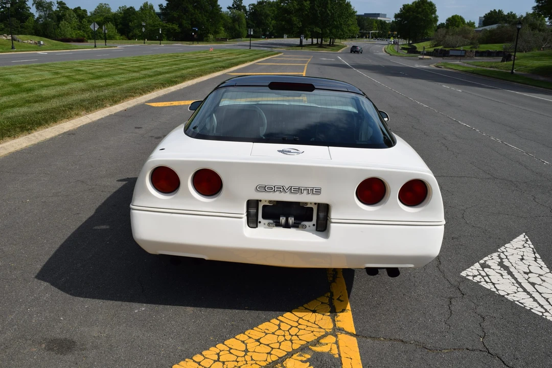 1988 Chevrolet Corvette C4 - Image 7 of 31