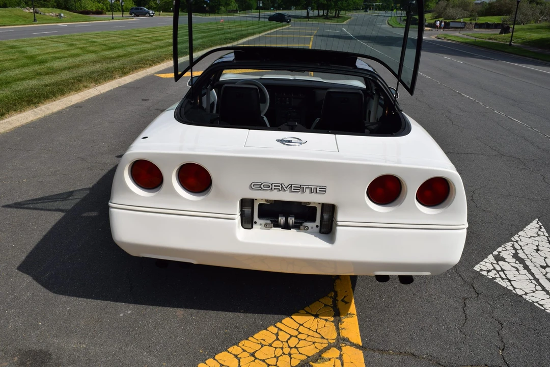 1988 Chevrolet Corvette C4 - Image 19 of 31