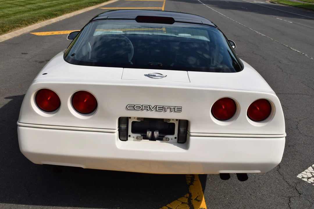 1988 Chevrolet Corvette C4 - Image 8 of 31