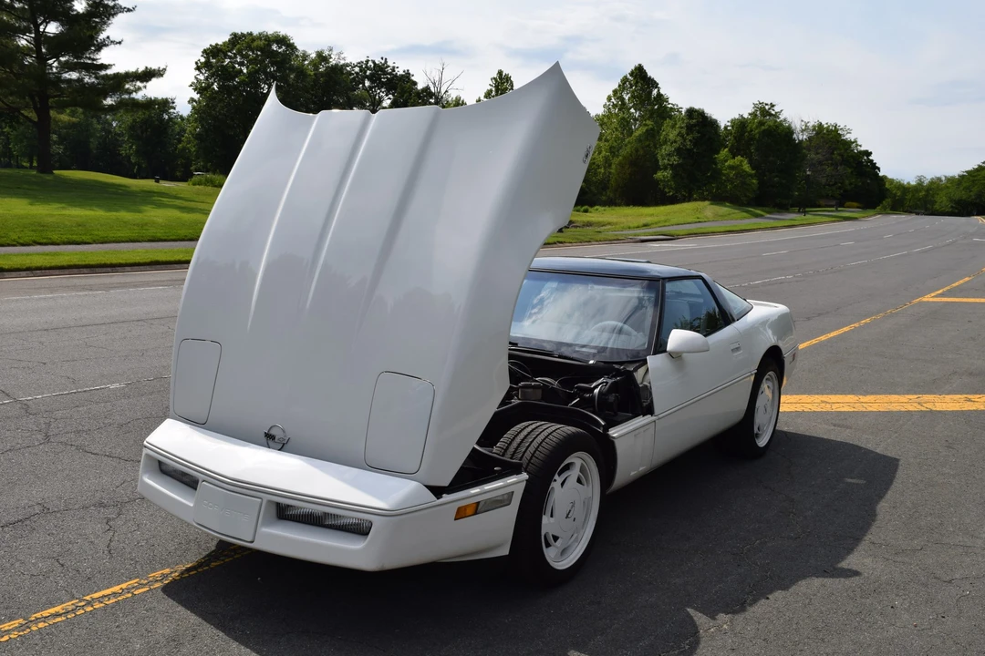 1988 Chevrolet Corvette C4 - Image 25 of 31