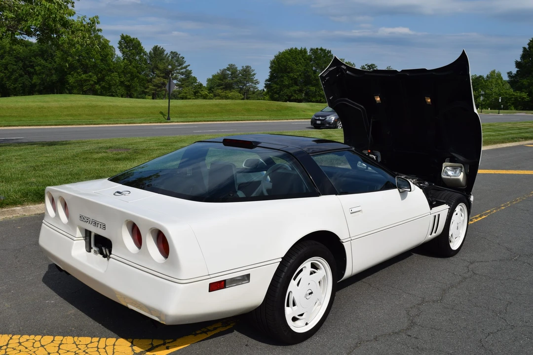 1988 Chevrolet Corvette C4 - Image 30 of 31