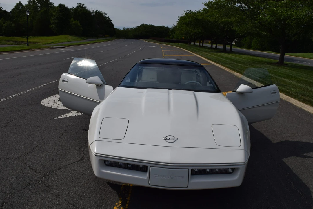 1988 Chevrolet Corvette C4 - Image 15 of 31
