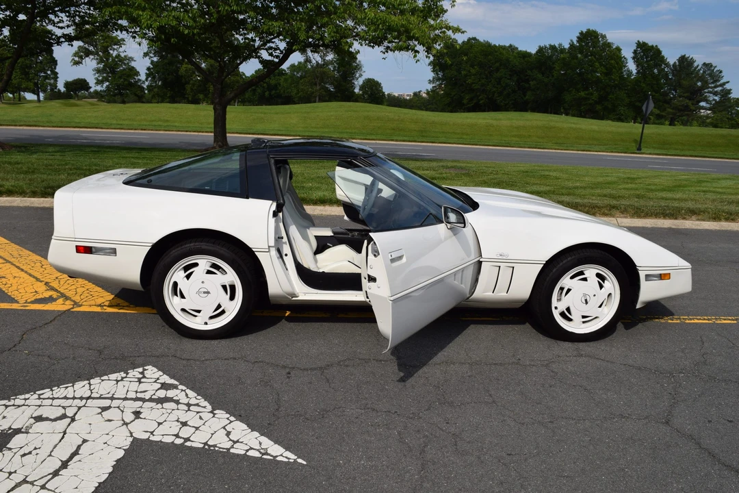 1988 Chevrolet Corvette C4 - Image 21 of 31