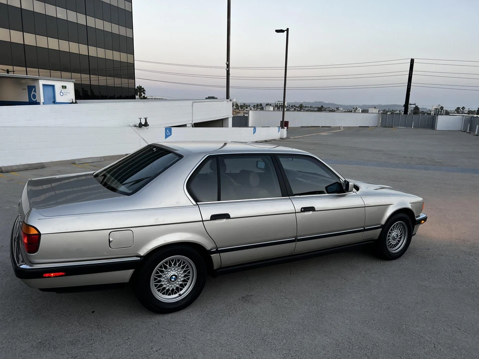 1989 BMW E32 7 Series - Image 13 of 31