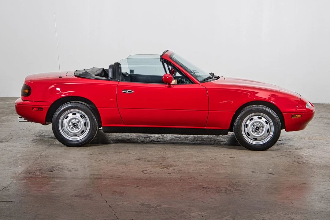 1990 Mazda NA MX-5 Miata - Image 26 of 31