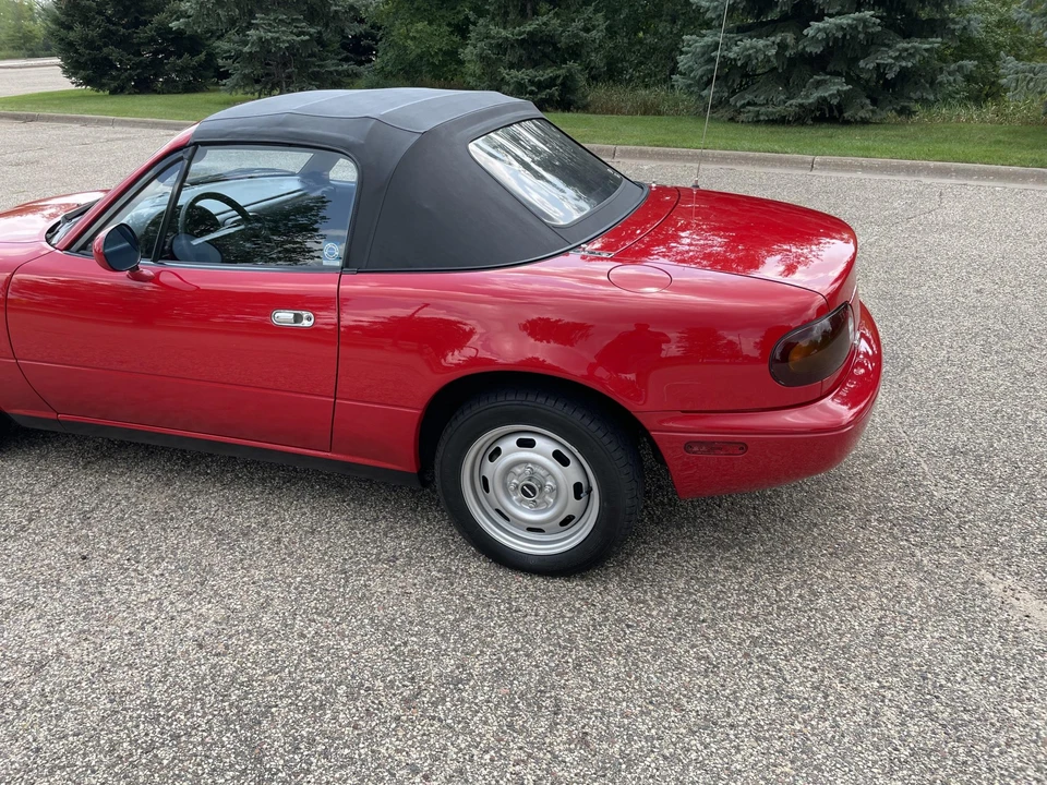 1990 Mazda NA MX-5 Miata - Image 26 of 31