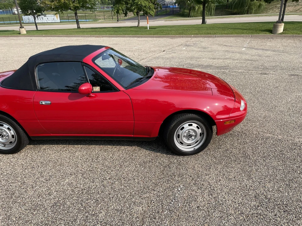 1990 Mazda NA MX-5 Miata - Image 26 of 31