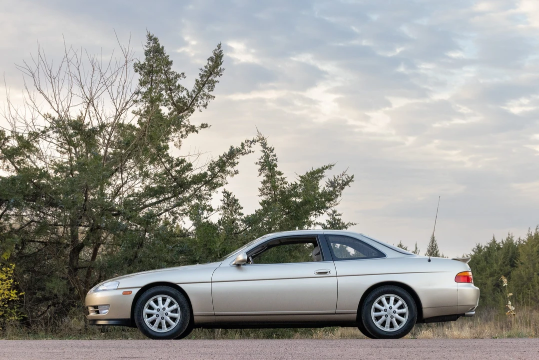 1992 Lexus SC400 - Image 2 of 31