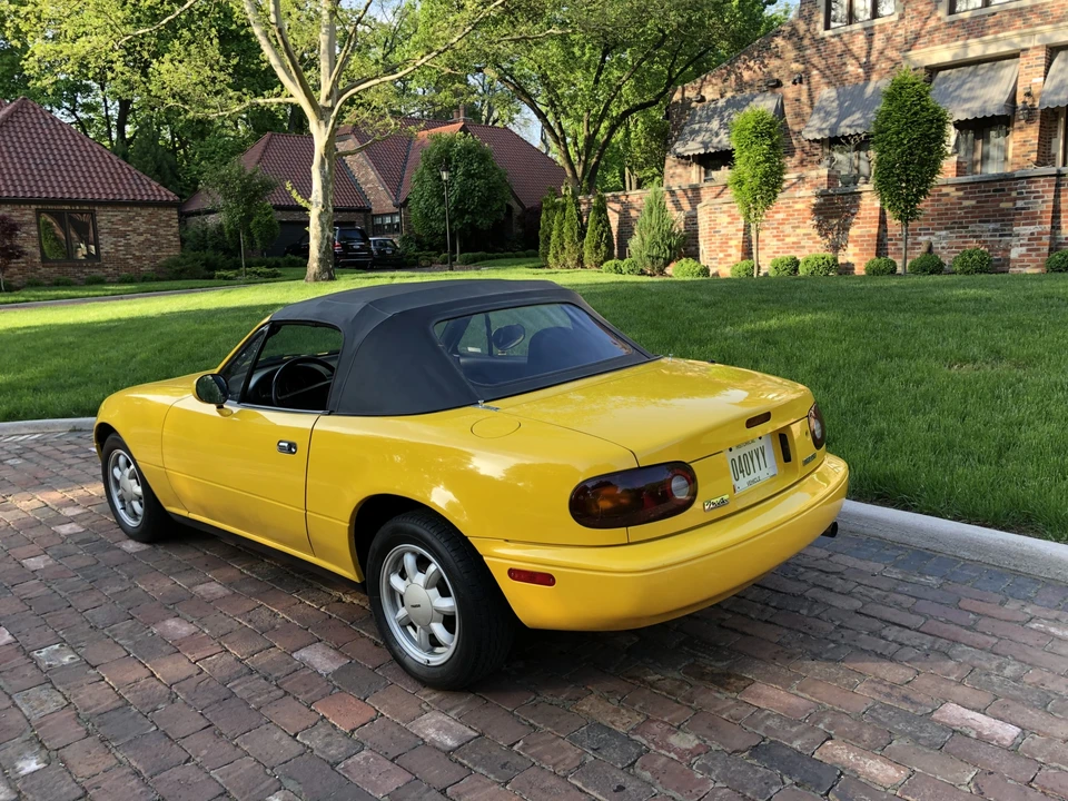 1992 Mazda NA MX-5 Miata - Image 9 of 31