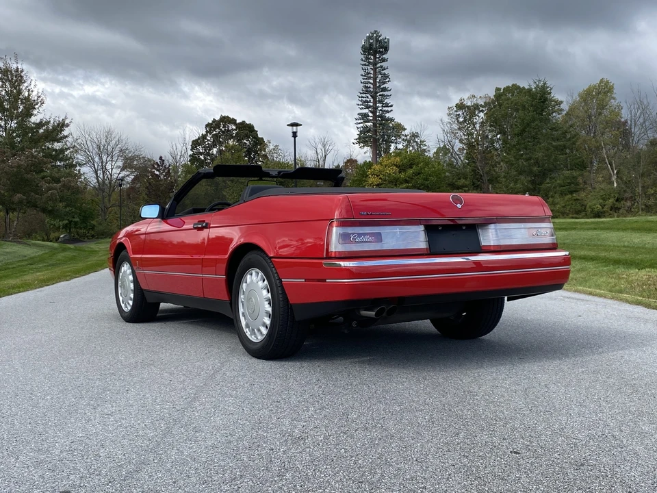 1993 Cadillac Allante - Image 30 of 31