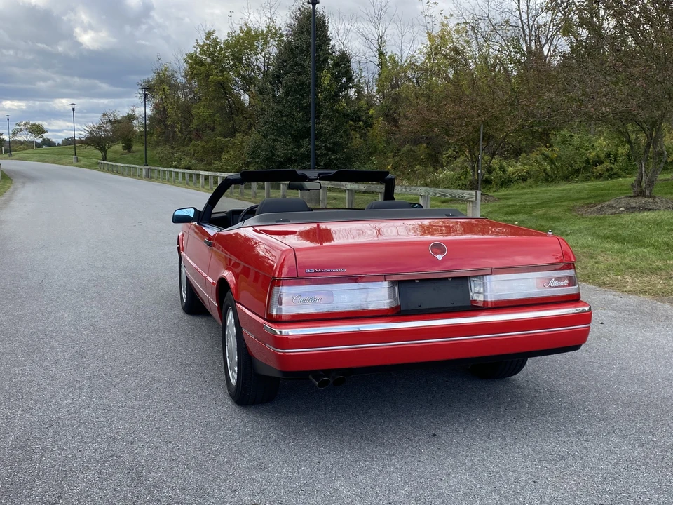 1993 Cadillac Allante - Image 28 of 31