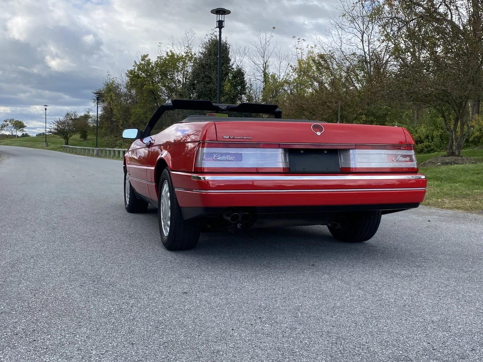 1993 Cadillac Allante - Image 27 of 31