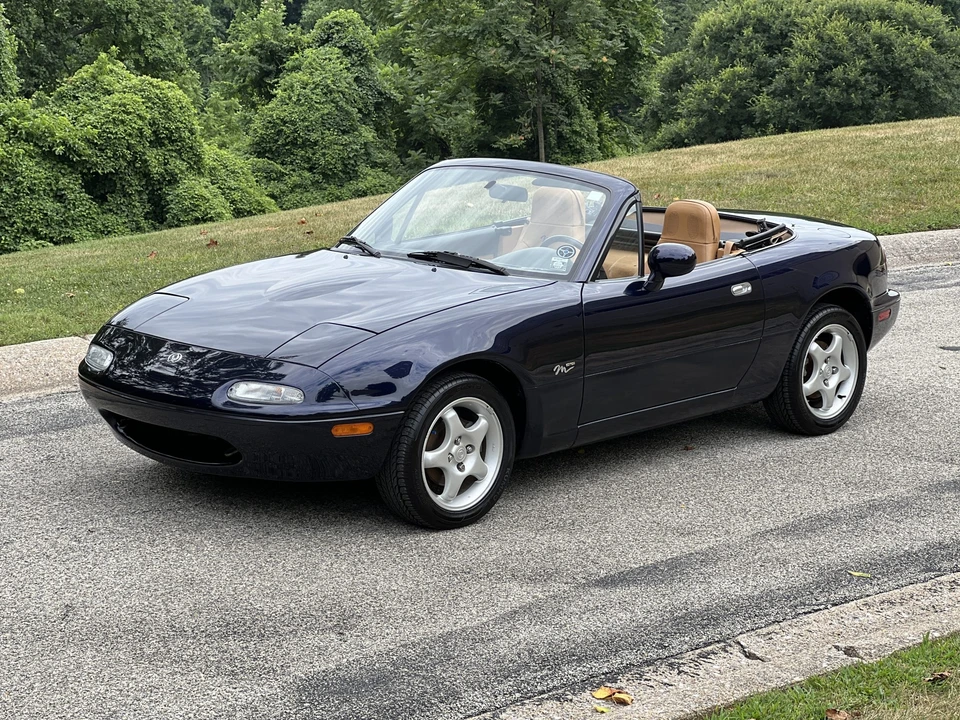 1996 Mazda NA MX-5 Miata - Image 2 of 31