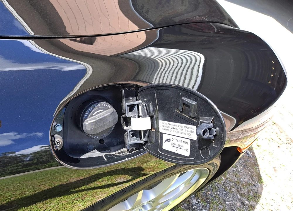 1999 Porsche 996 Carrera - Image 25 of 31