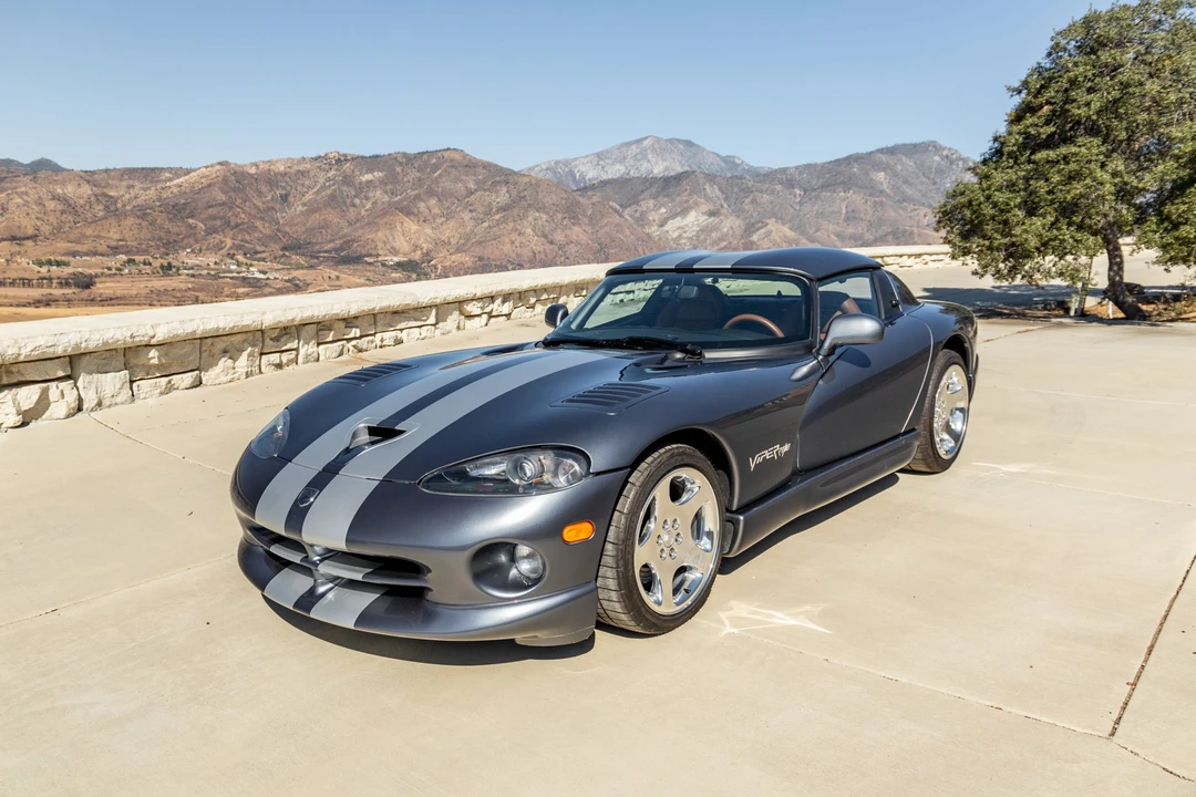 2000 Dodge Viper 2nd Gen - Image 2 of 31