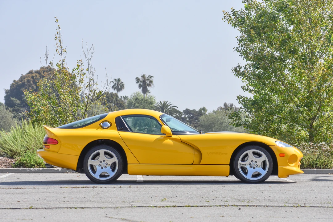 2001 Dodge Viper GTS 2nd Gen - Image 11 of 31