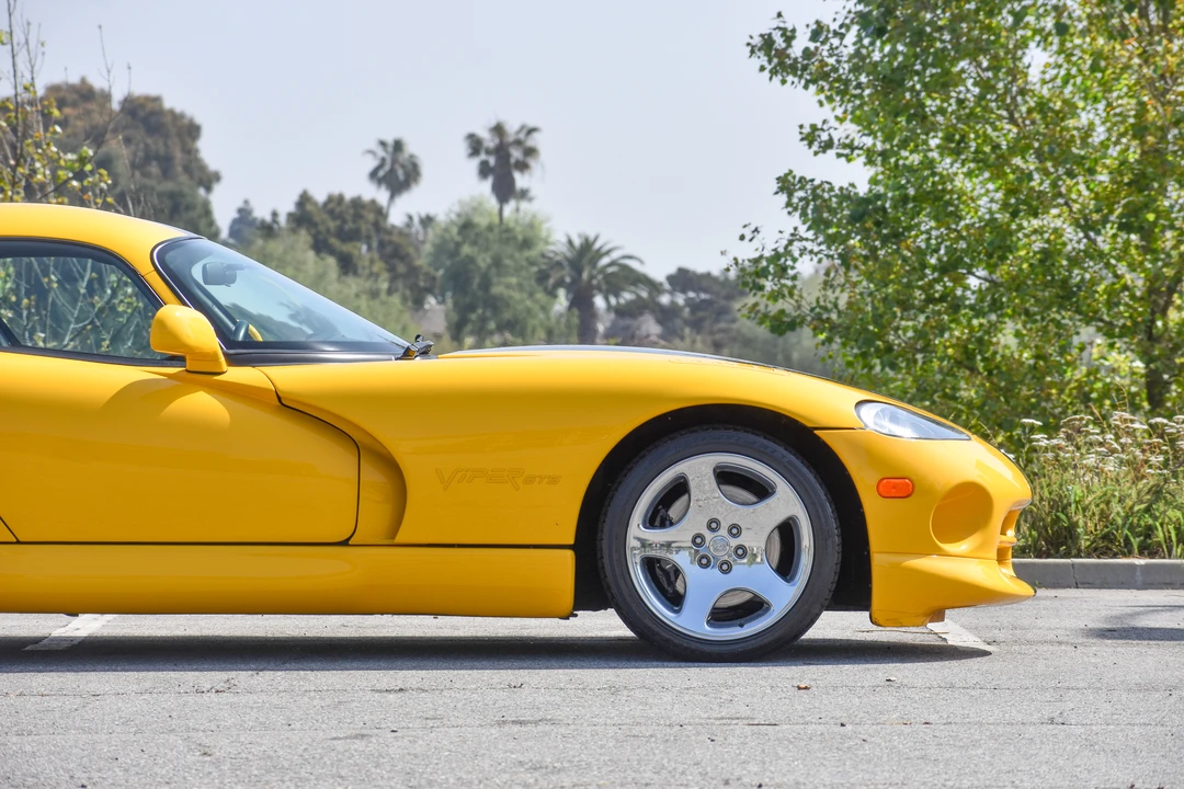 2001 Dodge Viper GTS 2nd Gen - Image 26 of 31