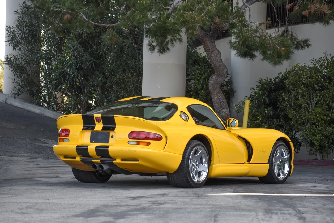2001 Dodge Viper GTS 2nd Gen - Image 19 of 31