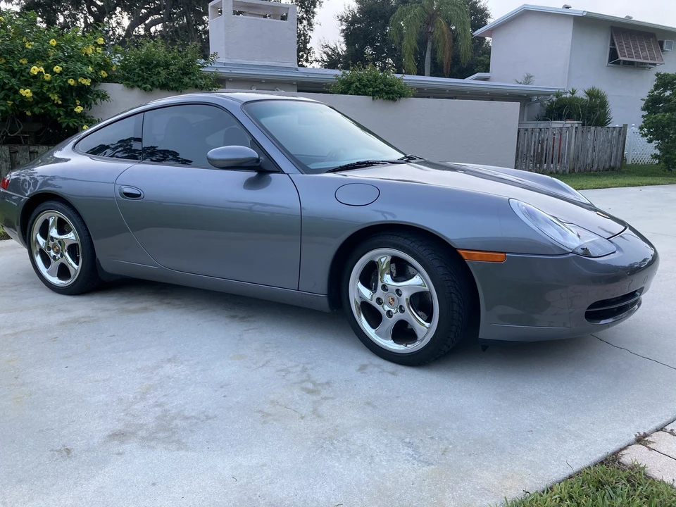 2001 Porsche 996 Carrera - Image 11 of 31