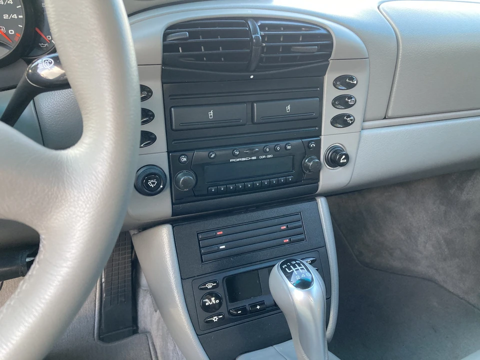 2001 Porsche 996 Carrera - Image 22 of 31
