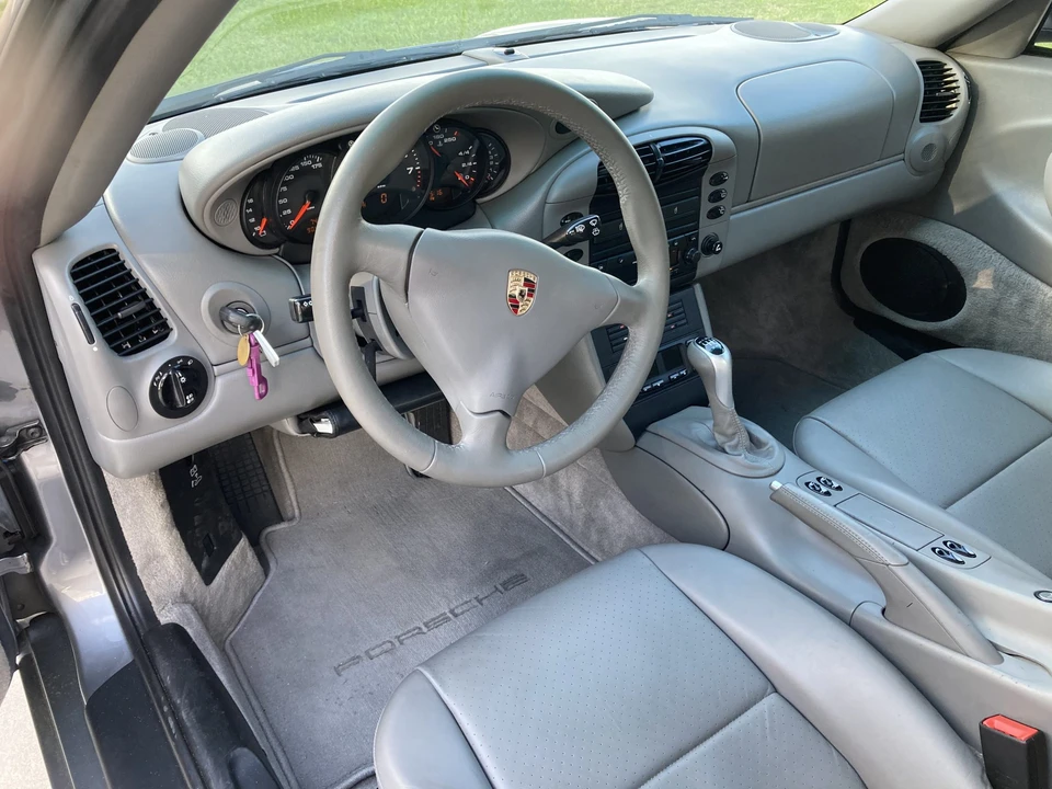 2001 Porsche 996 Carrera - Image 19 of 31