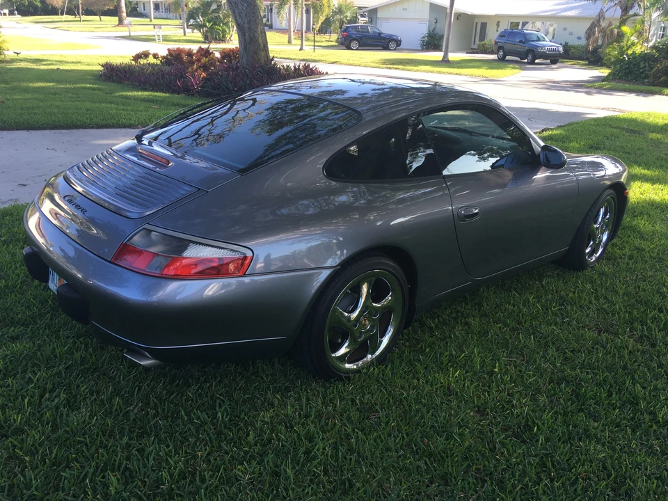 2001 Porsche 996 Carrera - Image 12 of 31