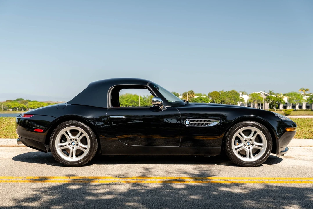 2002 BMW Z8 - Image 19 of 21