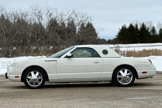 2002 Ford Thunderbird 10th Gen - Image 3 of 7