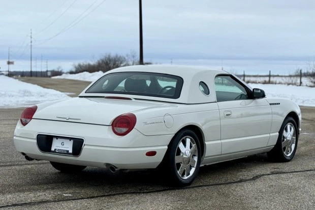2002 Ford Thunderbird 10th Gen - Image 2 of 7