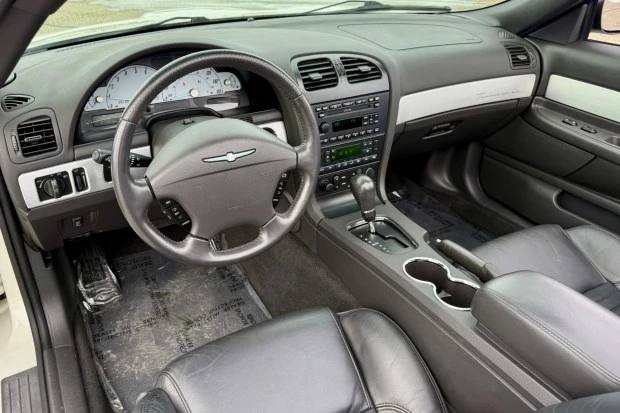 2002 Ford Thunderbird 10th Gen - Image 5 of 7