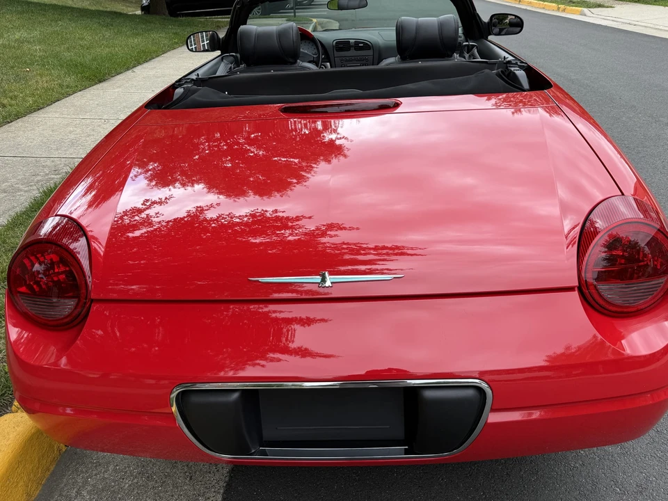 2002 Ford Thunderbird 11th Gen - Image 18 of 31