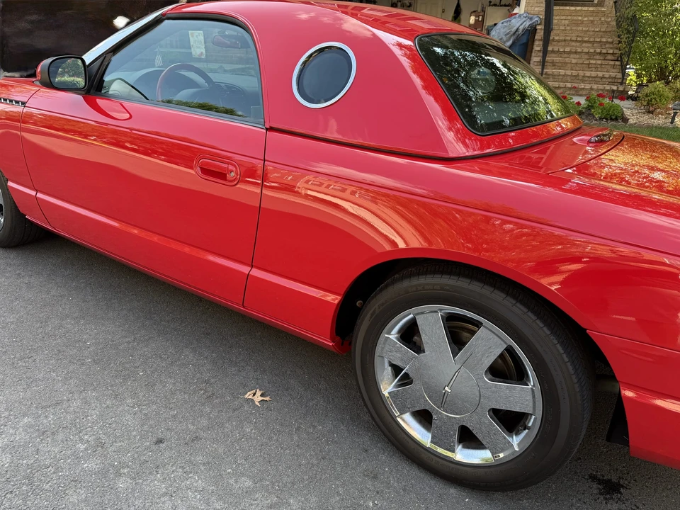 2002 Ford Thunderbird 11th Gen - Image 16 of 31
