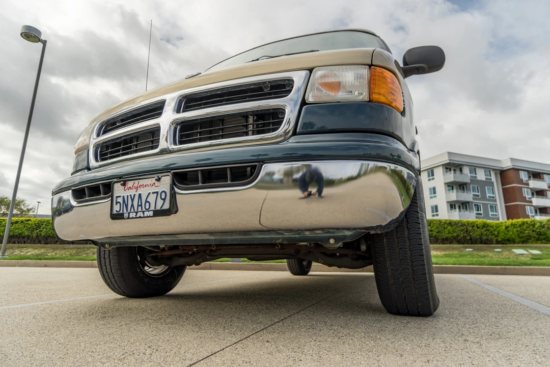 2003 Dodge Ram Van - Image 9 of 31