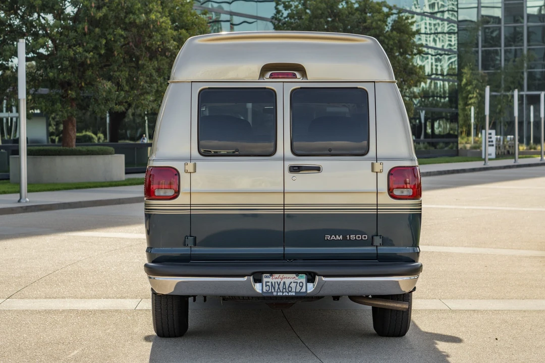 2003 Dodge Ram Van - Image 6 of 31