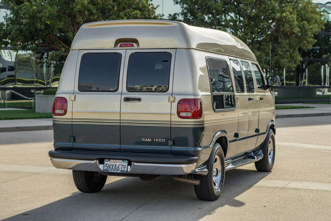 2003 Dodge Ram Van - Image 5 of 31