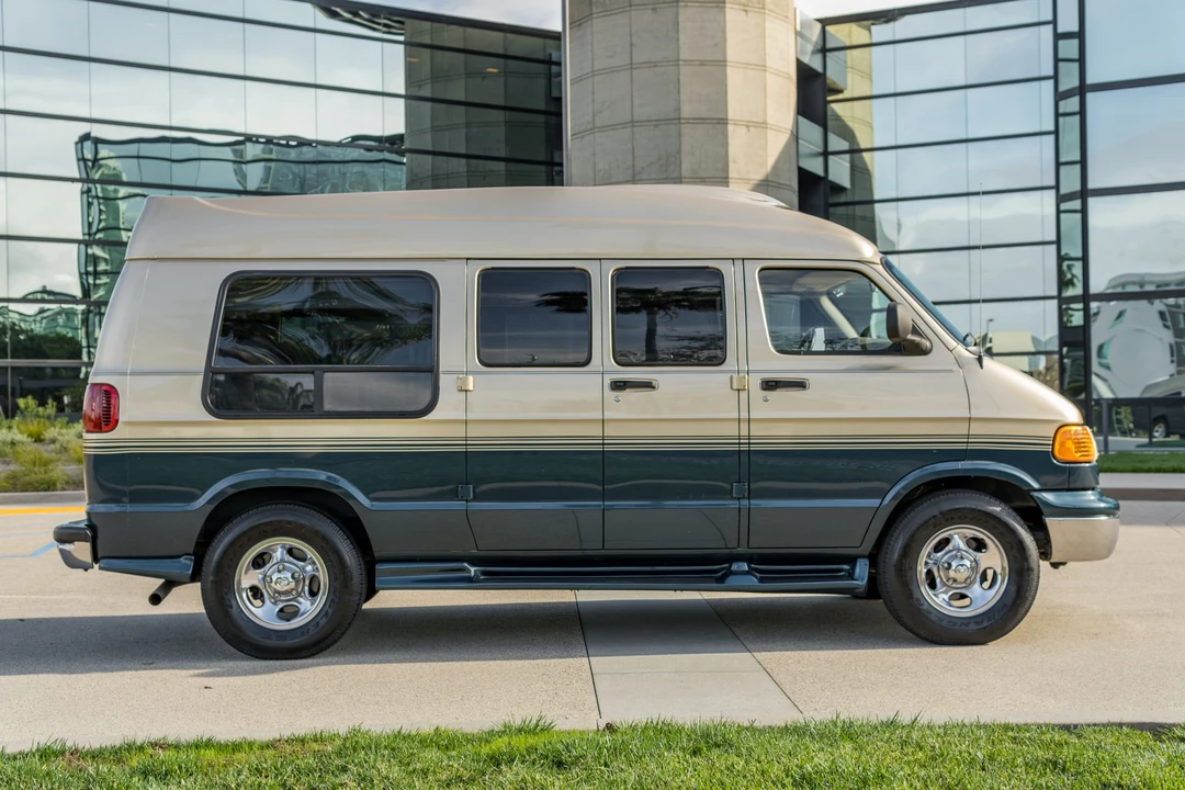 2003 Dodge Ram Van - Image 4 of 31