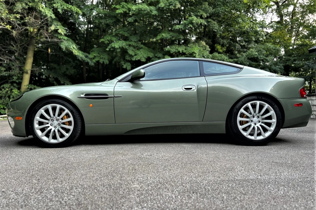 2004 Aston Martin Vanquish 1st Gen - Image 16 of 31