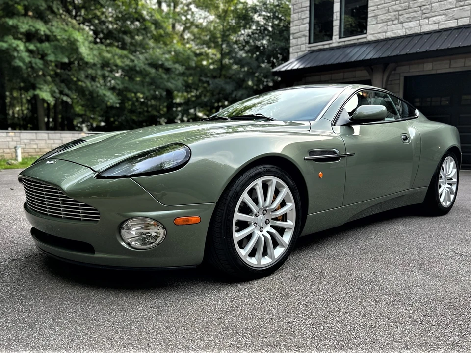 2004 Aston Martin Vanquish 1st Gen - Image 12 of 31