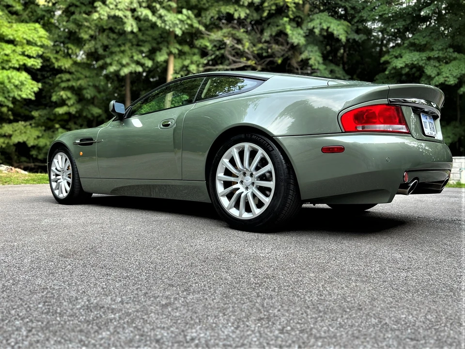 2004 Aston Martin Vanquish 1st Gen - Image 17 of 31