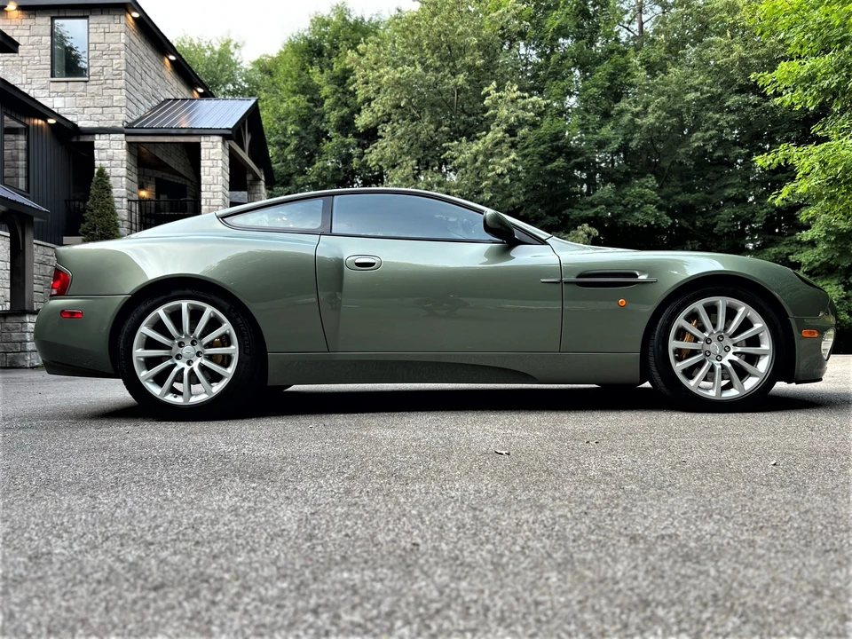 2004 Aston Martin Vanquish 1st Gen - Image 30 of 31