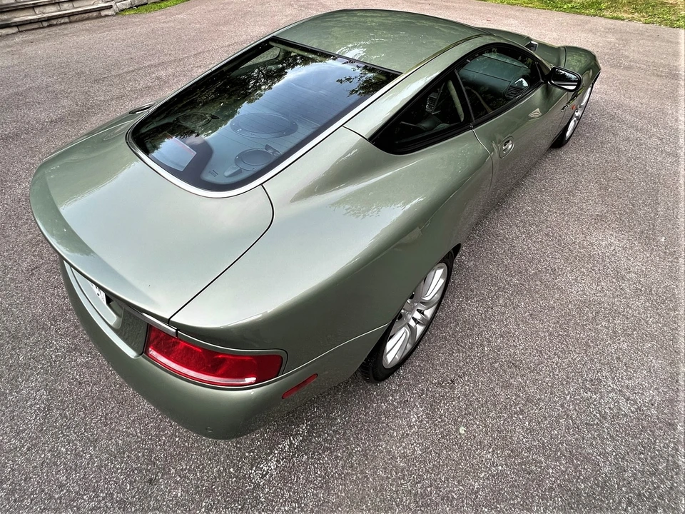 2004 Aston Martin Vanquish 1st Gen - Image 22 of 31