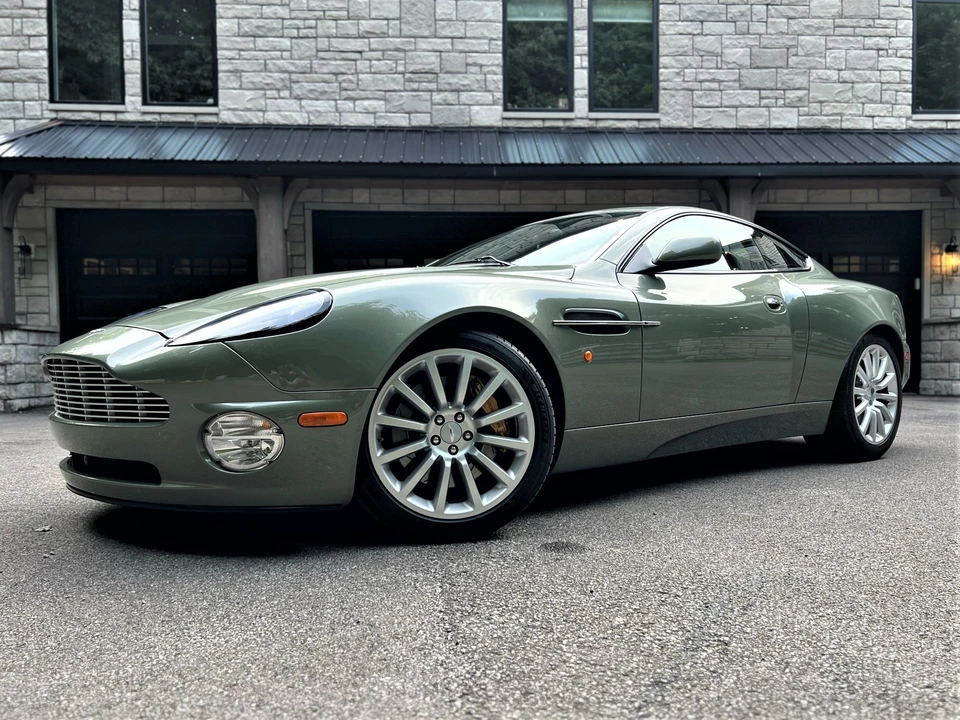 2004 Aston Martin Vanquish 1st Gen - Image 13 of 31