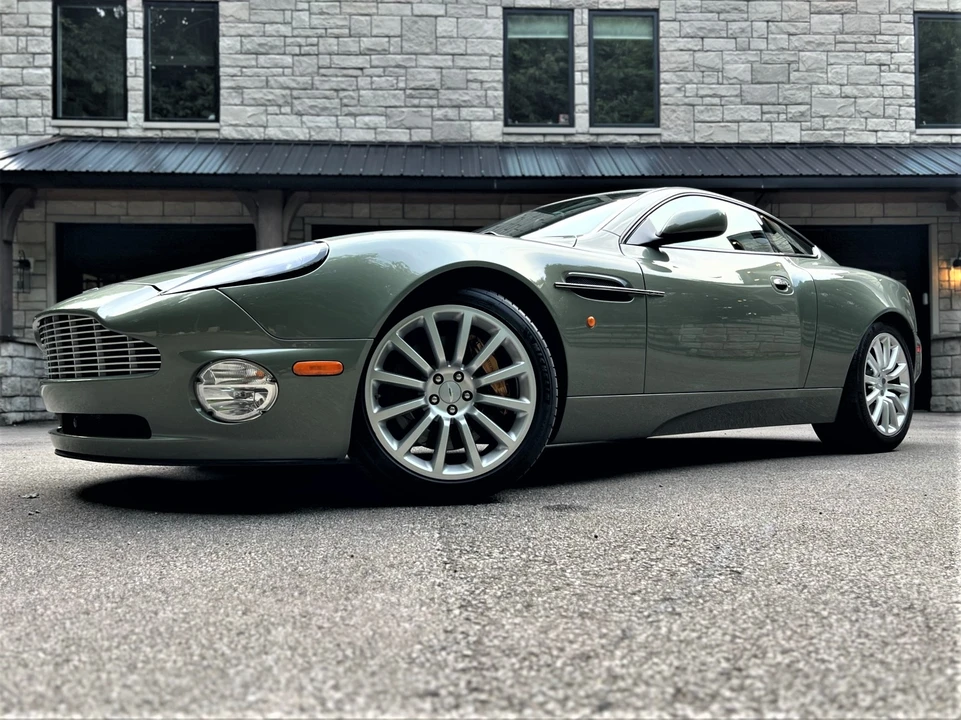 2004 Aston Martin Vanquish 1st Gen - Image 14 of 31