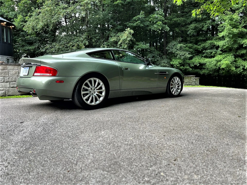 2004 Aston Martin Vanquish 1st Gen - Image 26 of 31